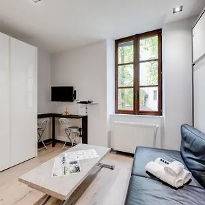 le-perriere-joli-studio-idealement-place-au-coeur-de-la-ville.hotels-rhonealpes.com/